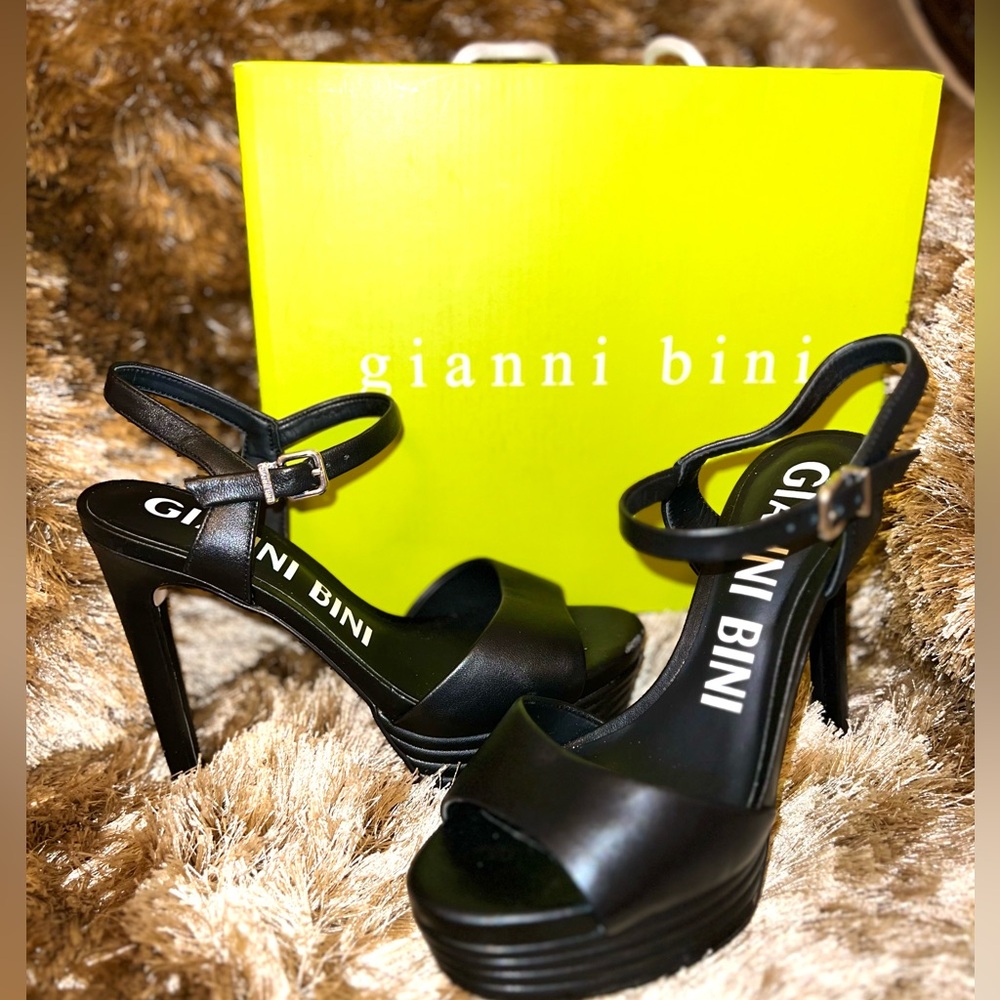 Gianni Bini Black heels 7.5